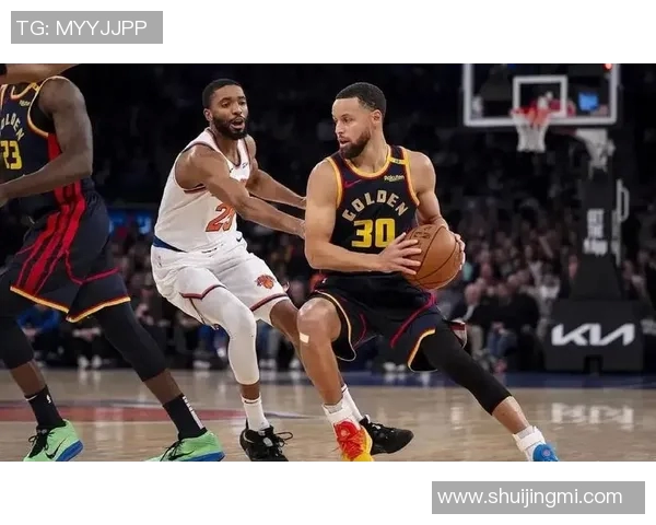 库里带领勇士战胜尼克斯全队庆祝瞬间回顾与精彩时刻分析 库里带领勇士战胜尼克斯全队庆祝瞬间回顾与精彩时刻分析